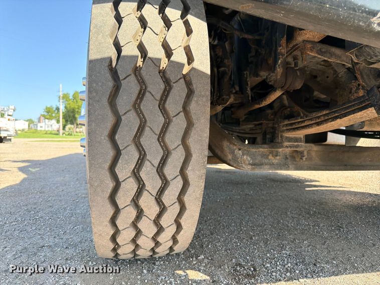 image for item FK3216 2013 Freightliner 114SD dump truck
