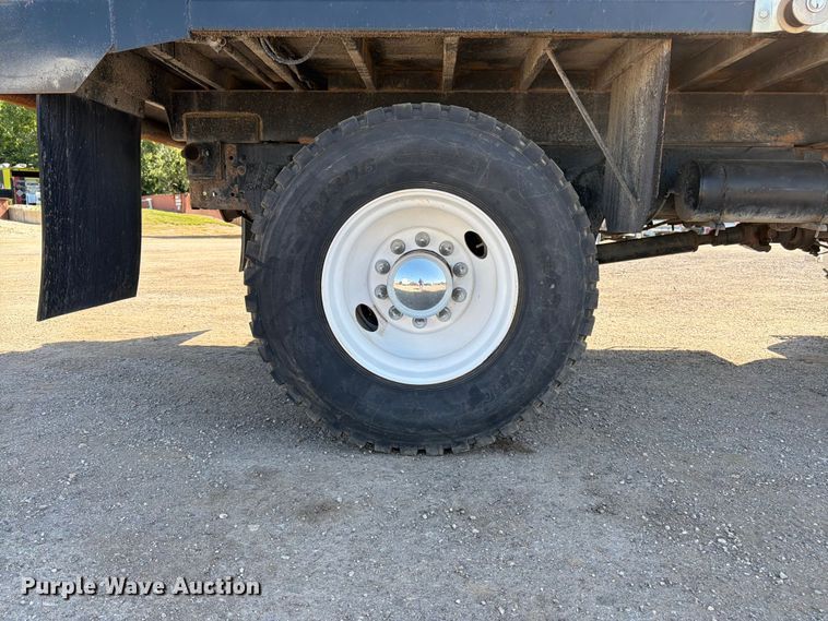 image for item FK3216 2013 Freightliner 114SD dump truck