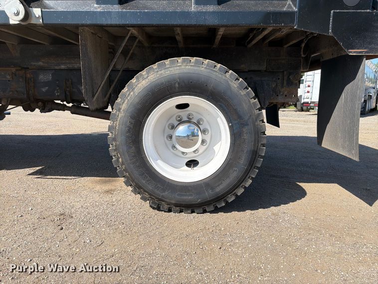 image for item FK3216 2013 Freightliner 114SD dump truck