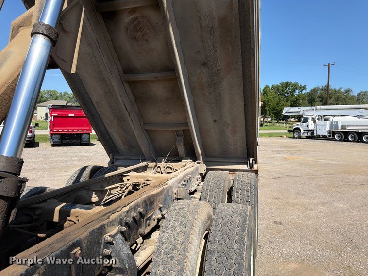 image for item FK3217 2000 Peterbilt 330 dump truck