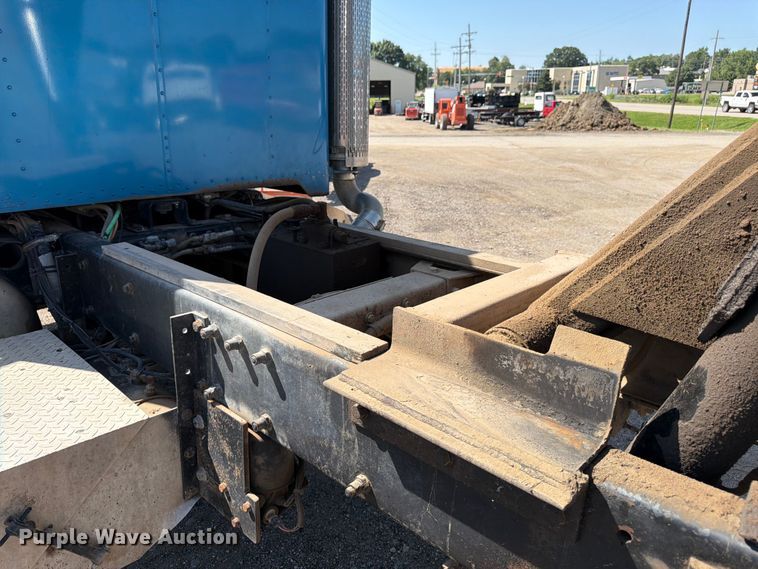 image for item FK3217 2000 Peterbilt 330 dump truck