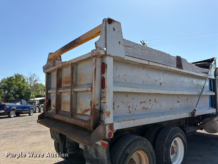 image for item FK3217 2000 Peterbilt 330 dump truck