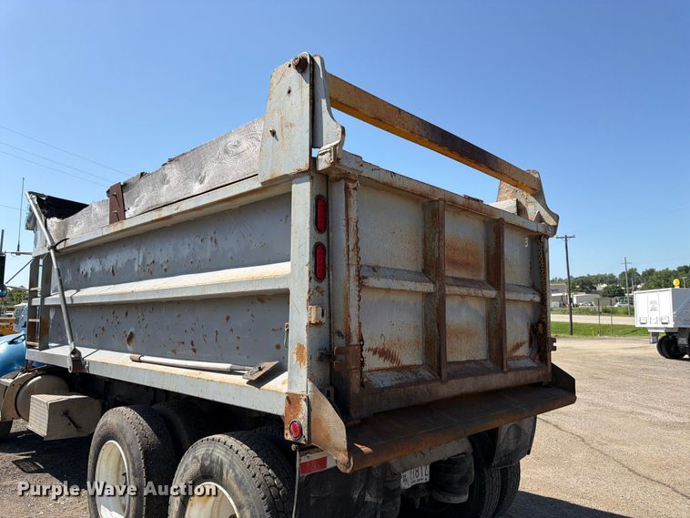 image for item FK3217 2000 Peterbilt 330 dump truck