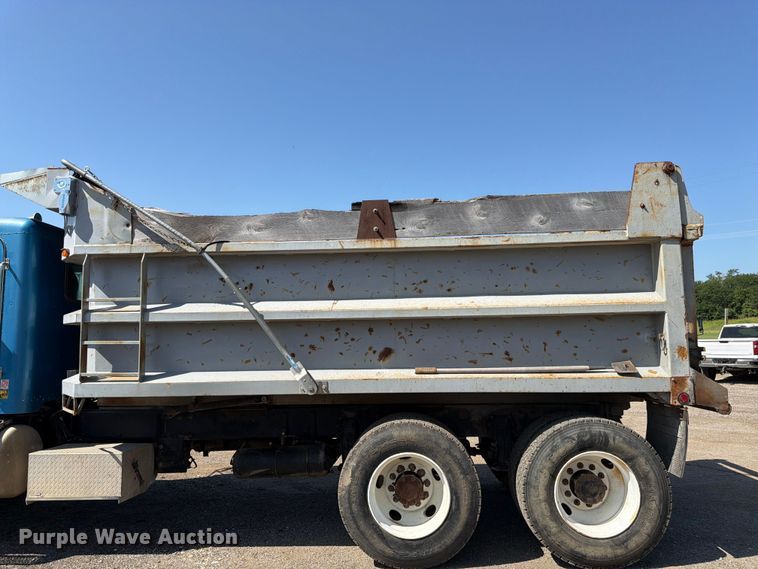 image for item FK3217 2000 Peterbilt 330 dump truck