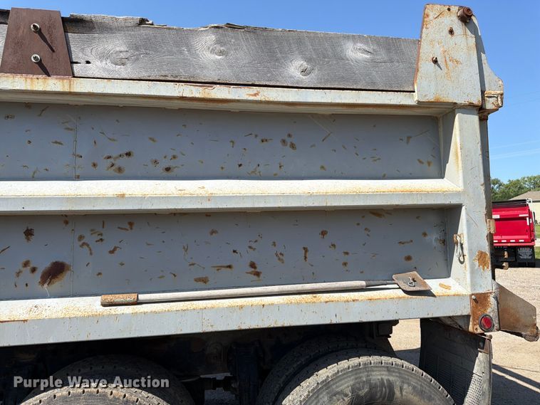 image for item FK3217 2000 Peterbilt 330 dump truck