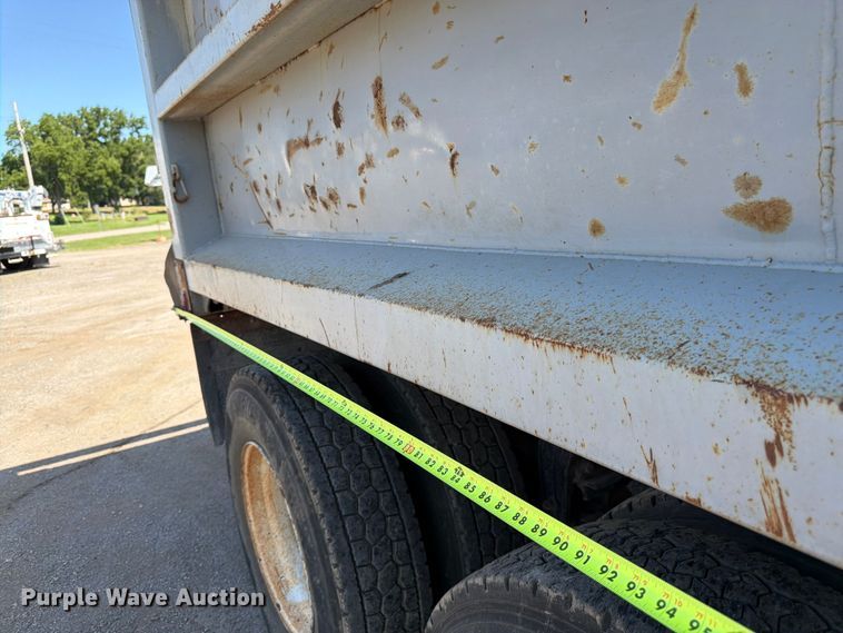 image for item FK3217 2000 Peterbilt 330 dump truck