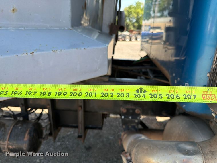 image for item FK3217 2000 Peterbilt 330 dump truck