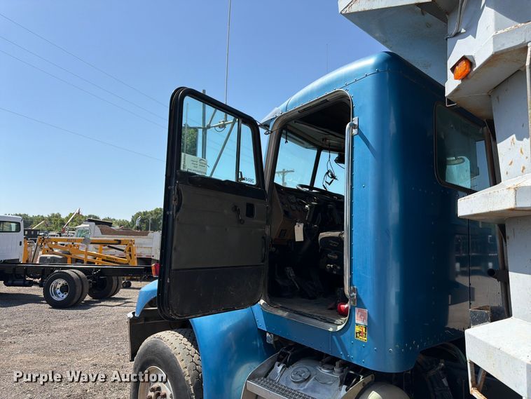 image for item FK3217 2000 Peterbilt 330 dump truck