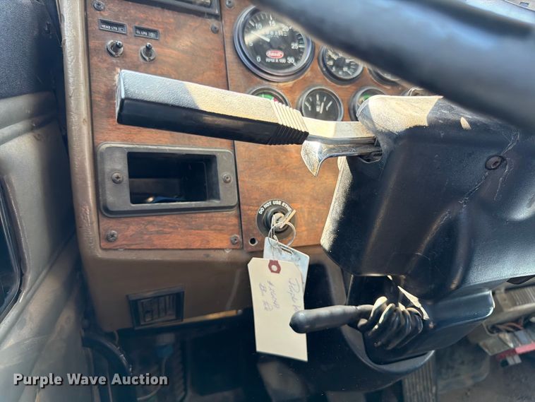 image for item FK3217 2000 Peterbilt 330 dump truck