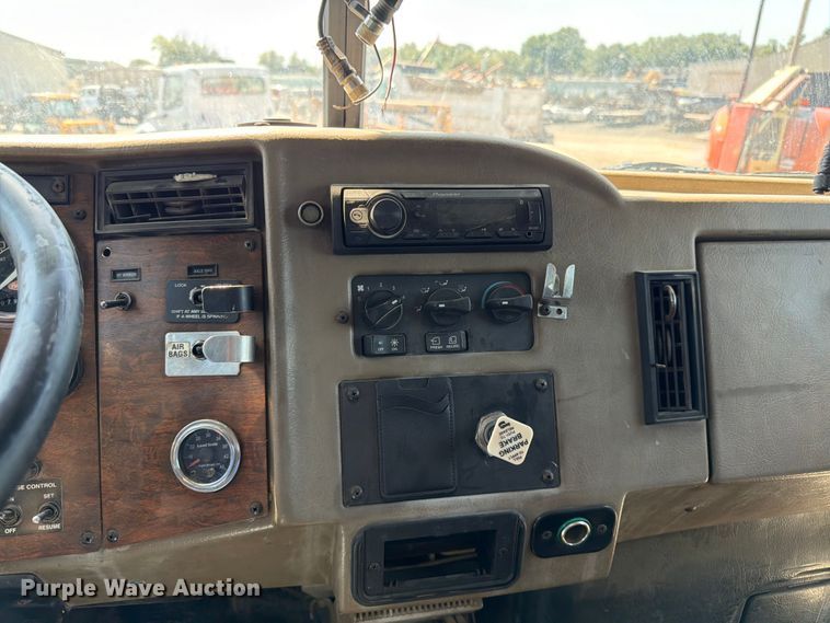 image for item FK3217 2000 Peterbilt 330 dump truck