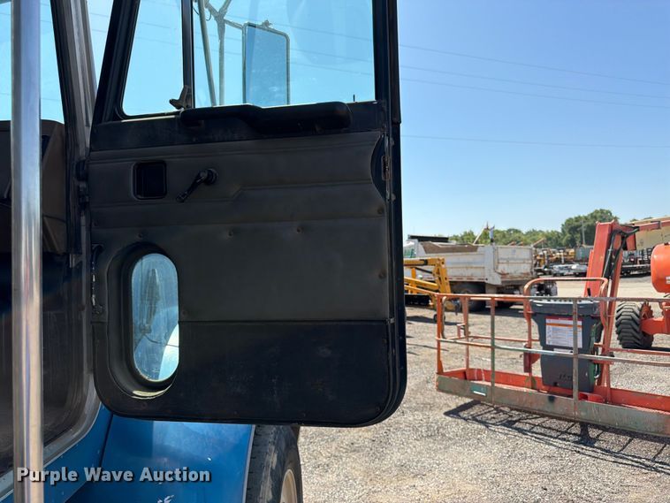 image for item FK3217 2000 Peterbilt 330 dump truck