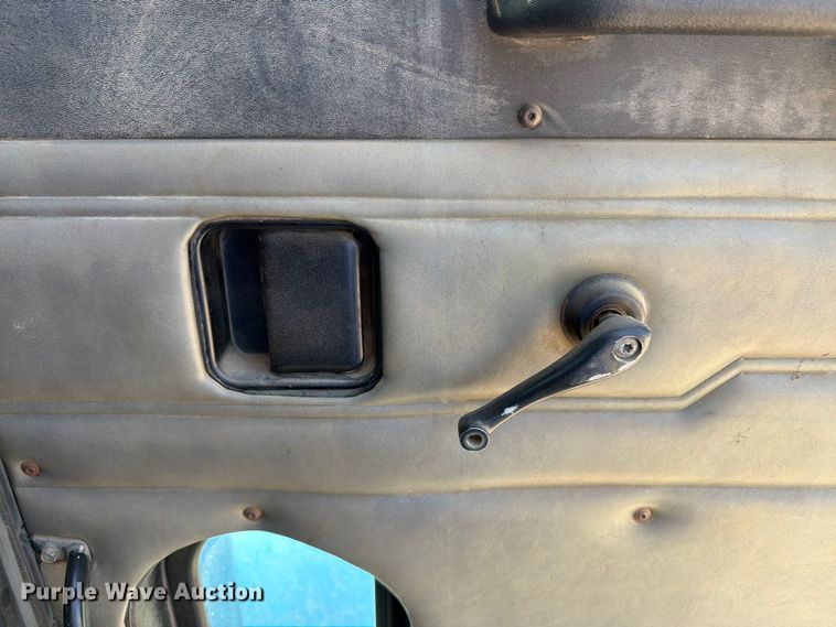 image for item FK3217 2000 Peterbilt 330 dump truck