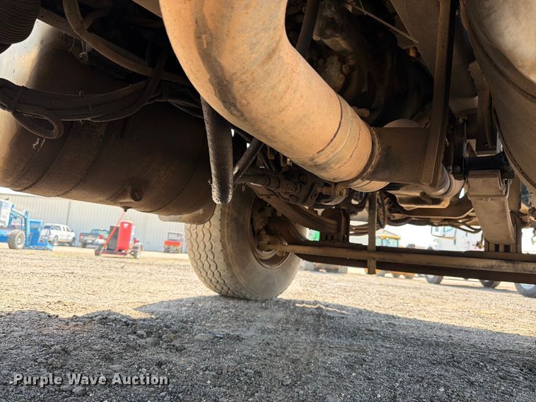 image for item FK3217 2000 Peterbilt 330 dump truck