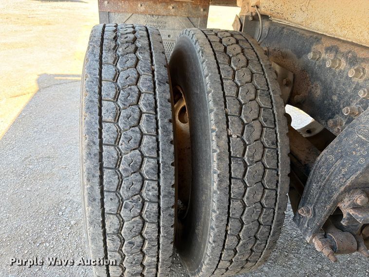 image for item FK3217 2000 Peterbilt 330 dump truck