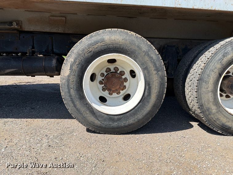 image for item FK3217 2000 Peterbilt 330 dump truck