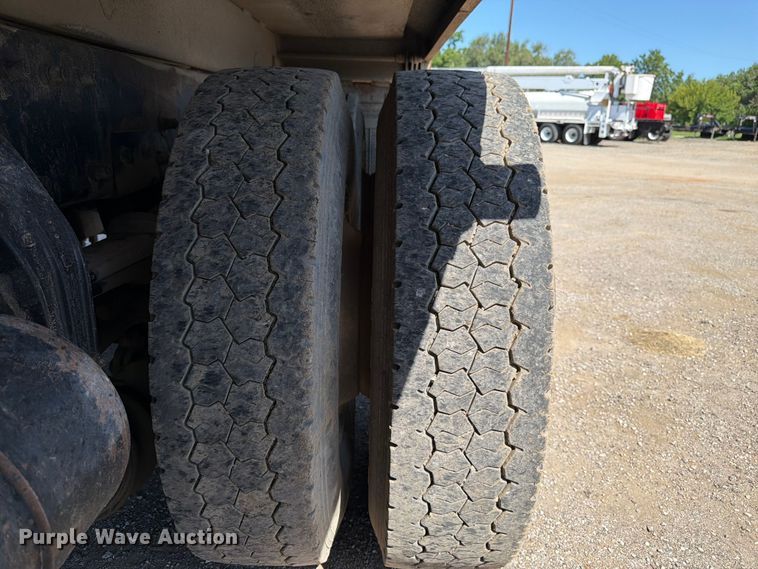image for item FK3217 2000 Peterbilt 330 dump truck
