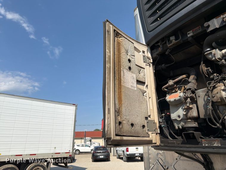 image for item FK3226 2012 Wabash refrigerated van trailer