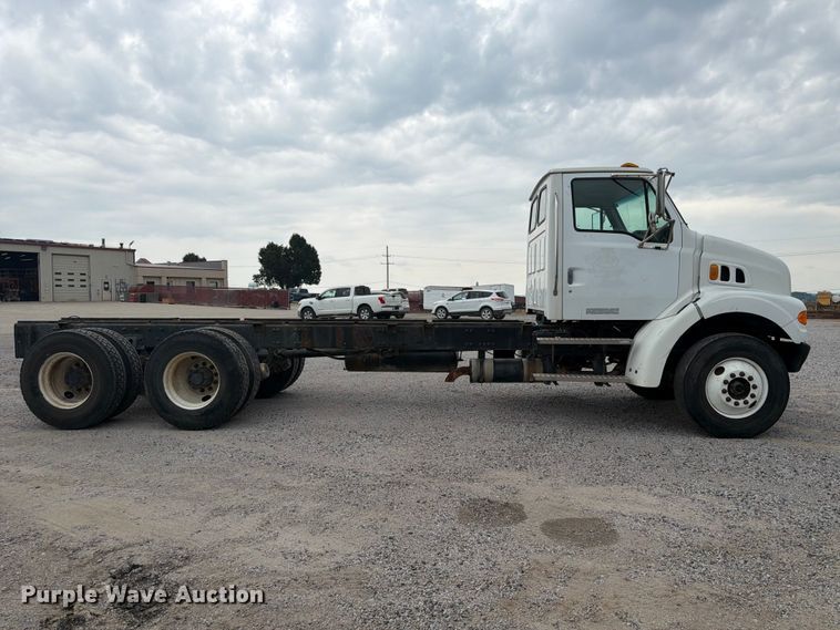 image for item FK3536 2004 Sterling L7500 truck cab and chassis