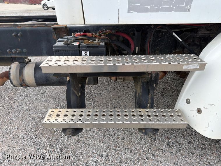 image for item FK3536 2004 Sterling L7500 truck cab and chassis
