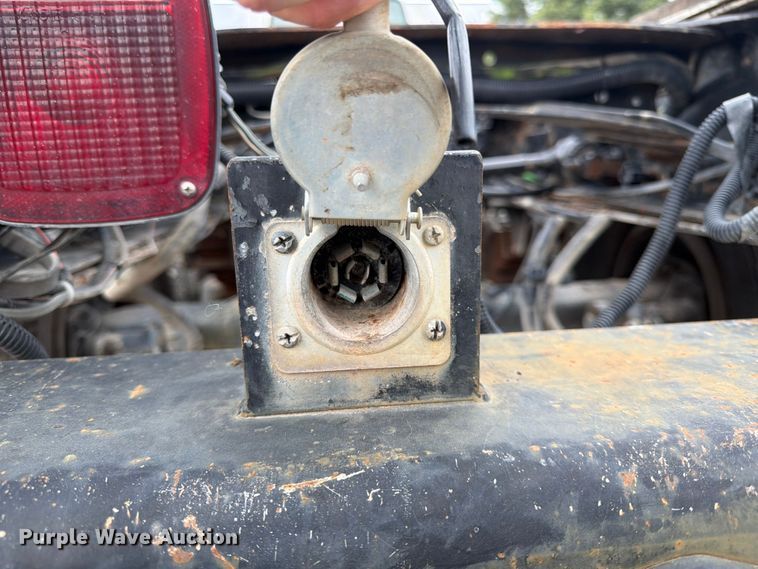 image for item FK3536 2004 Sterling L7500 truck cab and chassis