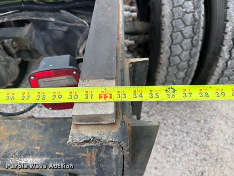 image for item FK3536 2004 Sterling L7500 truck cab and chassis