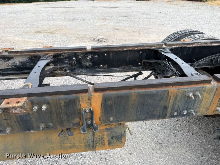 image for item FK3536 2004 Sterling L7500 truck cab and chassis