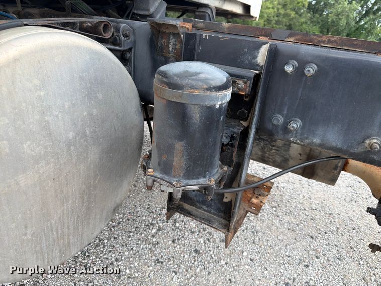 image for item FK3536 2004 Sterling L7500 truck cab and chassis