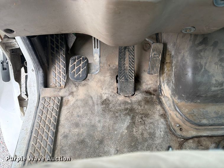 image for item FK3536 2004 Sterling L7500 truck cab and chassis