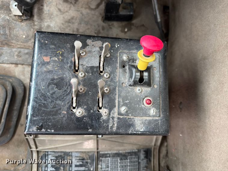 image for item FK3536 2004 Sterling L7500 truck cab and chassis