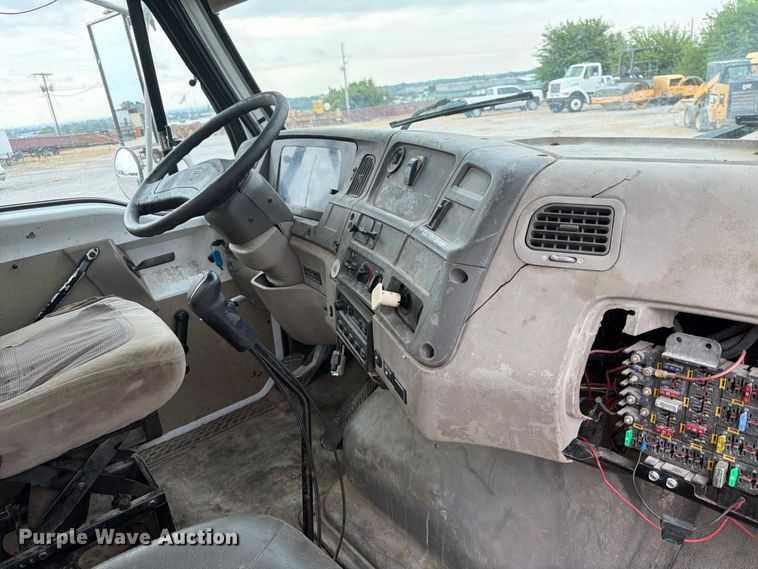 image for item FK3536 2004 Sterling L7500 truck cab and chassis