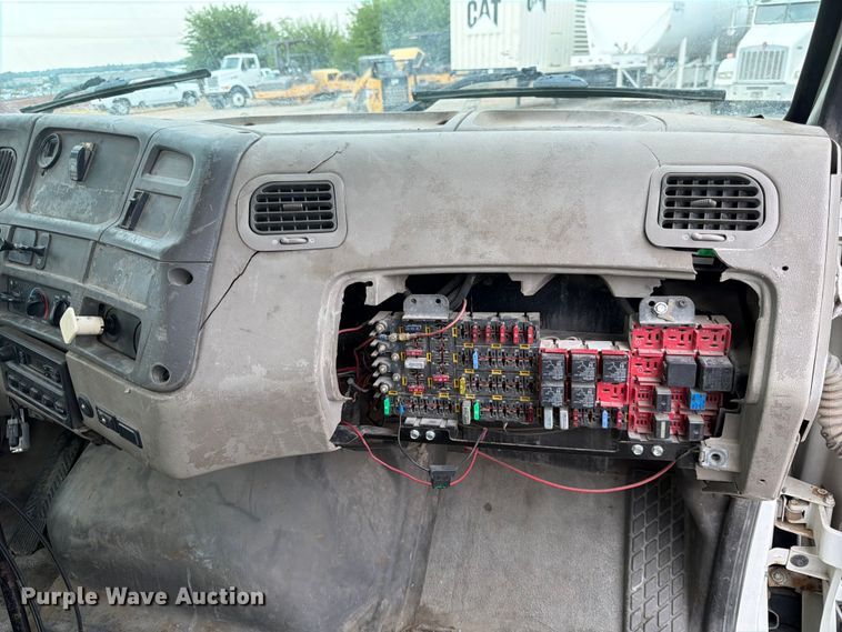 image for item FK3536 2004 Sterling L7500 truck cab and chassis
