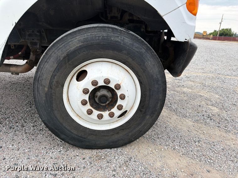 image for item FK3536 2004 Sterling L7500 truck cab and chassis