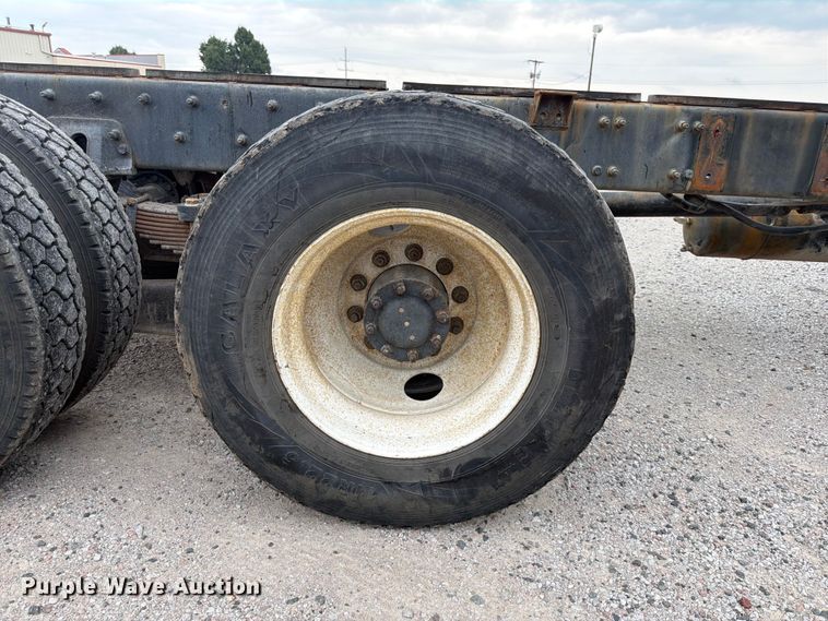 image for item FK3536 2004 Sterling L7500 truck cab and chassis
