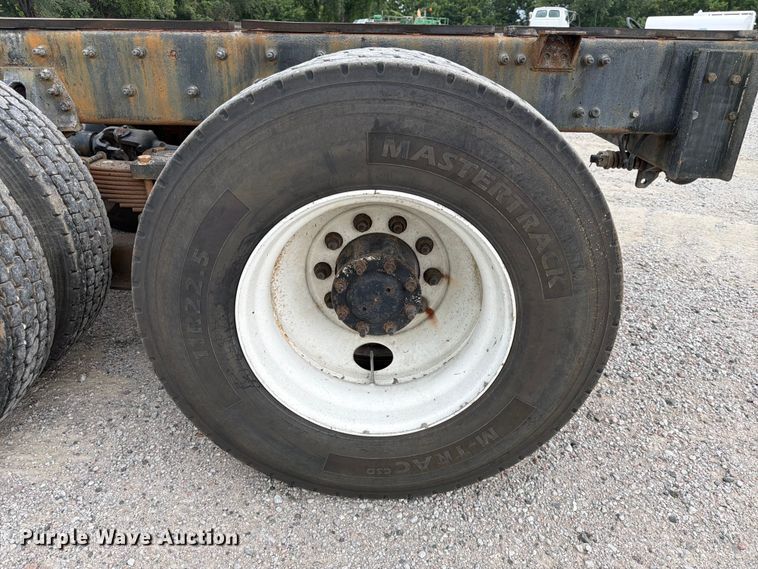 image for item FK3536 2004 Sterling L7500 truck cab and chassis