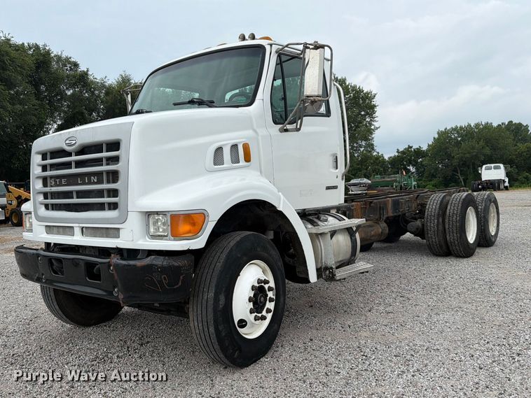 2004 Sterling L7500 truck cab and chassis