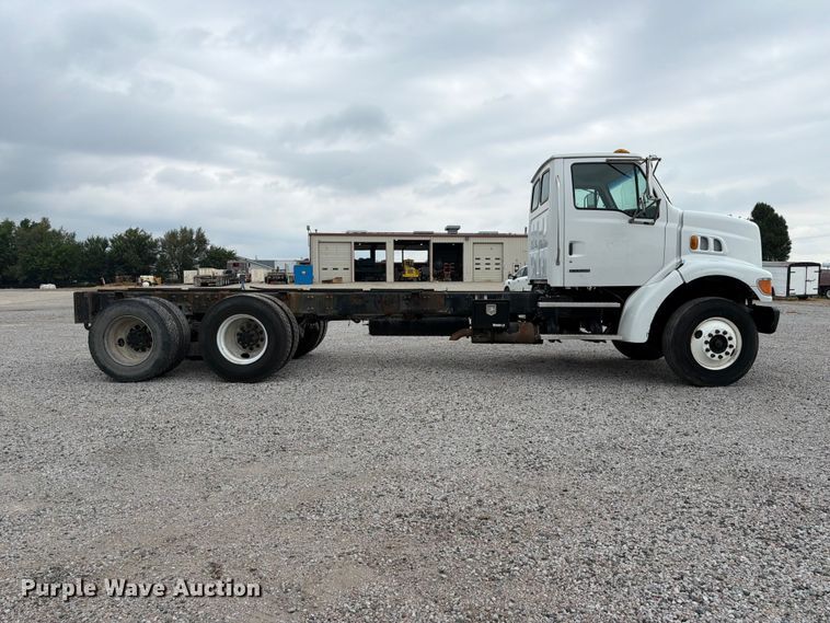image for item FK3537 2004 Sterling L7500 truck cab and chassis