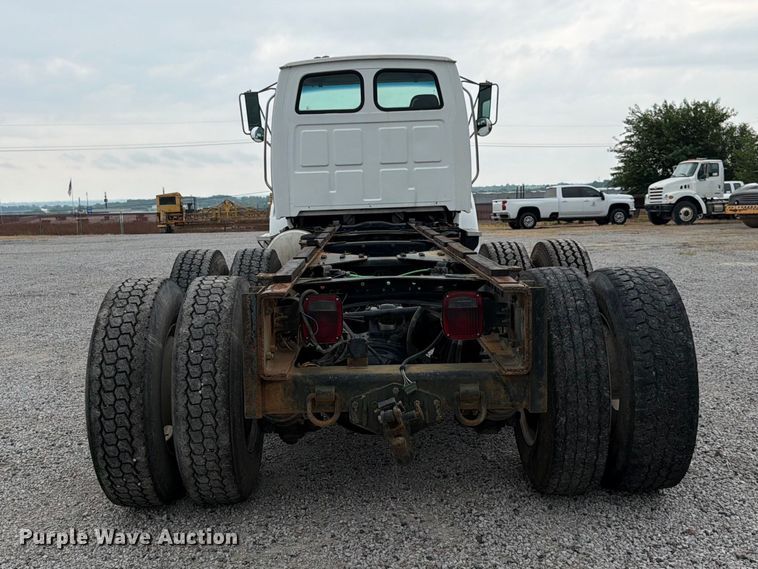 image for item FK3537 2004 Sterling L7500 truck cab and chassis