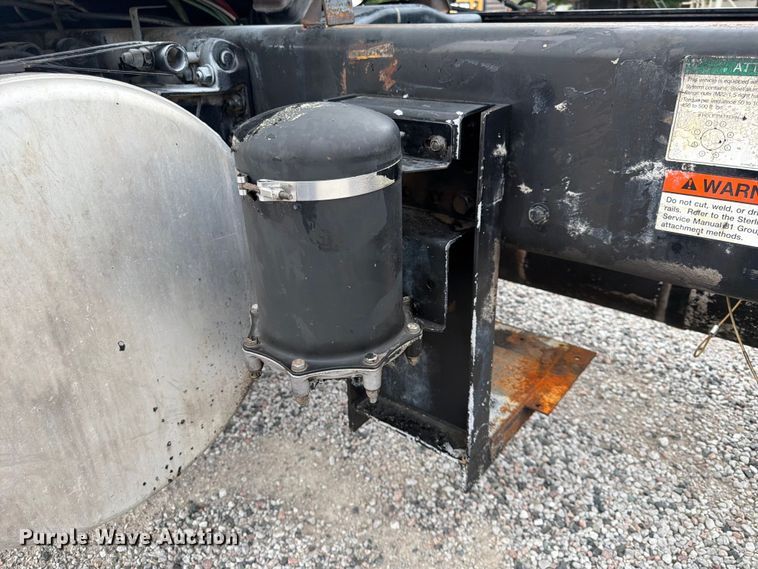image for item FK3537 2004 Sterling L7500 truck cab and chassis