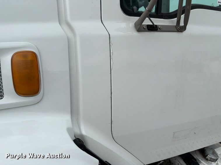 image for item FK3537 2004 Sterling L7500 truck cab and chassis