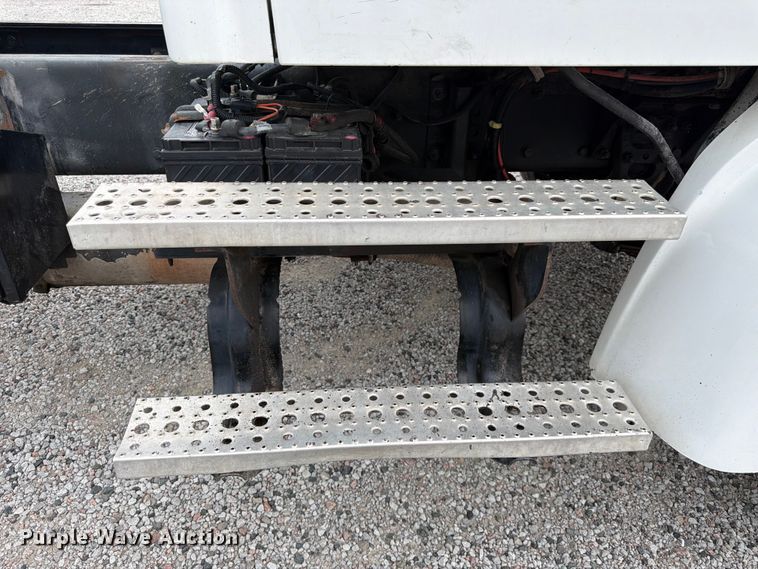 image for item FK3537 2004 Sterling L7500 truck cab and chassis