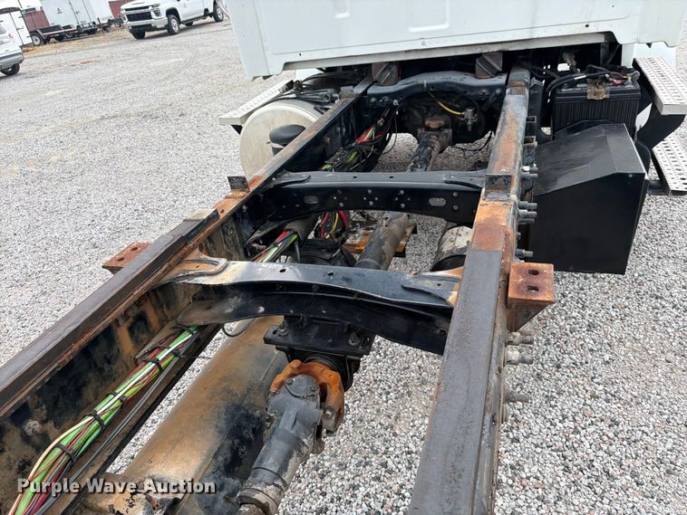 image for item FK3537 2004 Sterling L7500 truck cab and chassis