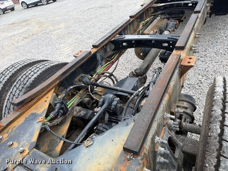image for item FK3537 2004 Sterling L7500 truck cab and chassis