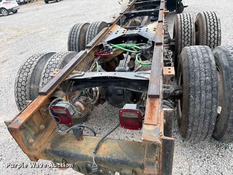 image for item FK3537 2004 Sterling L7500 truck cab and chassis