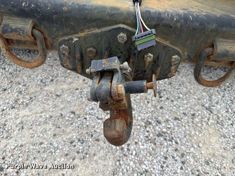 image for item FK3537 2004 Sterling L7500 truck cab and chassis