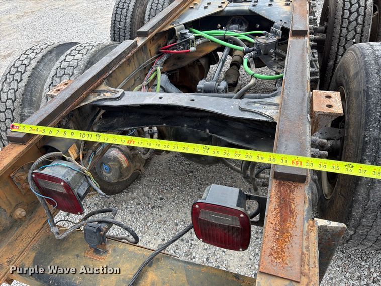 image for item FK3537 2004 Sterling L7500 truck cab and chassis