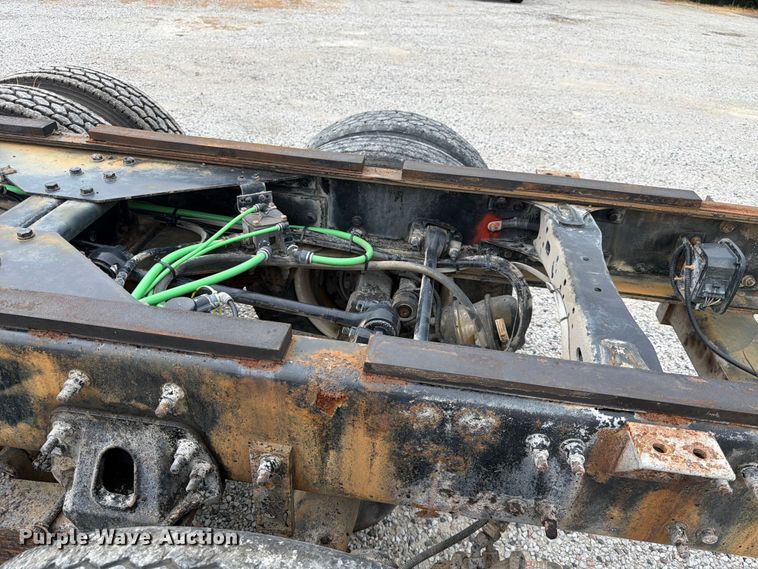 image for item FK3537 2004 Sterling L7500 truck cab and chassis