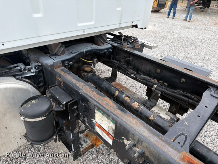 image for item FK3537 2004 Sterling L7500 truck cab and chassis