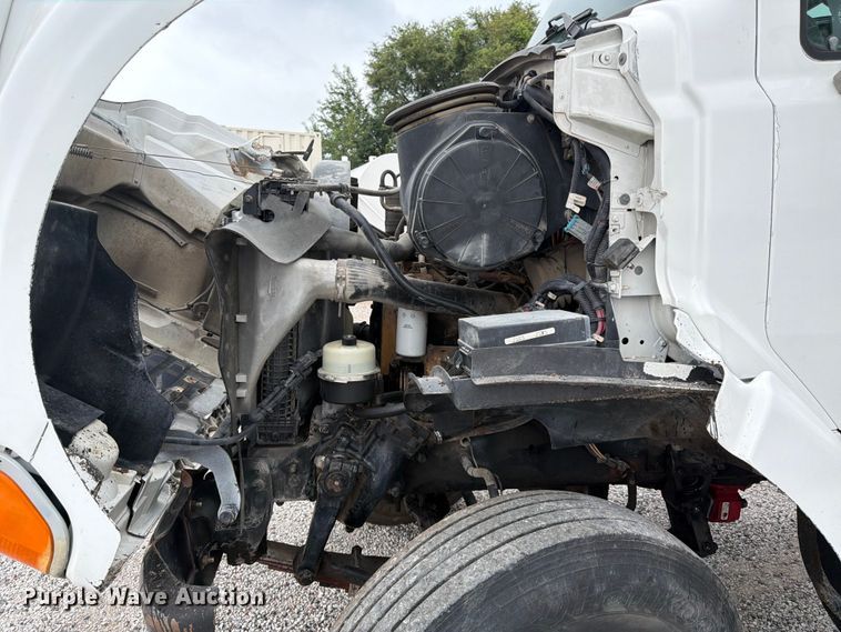 image for item FK3537 2004 Sterling L7500 truck cab and chassis