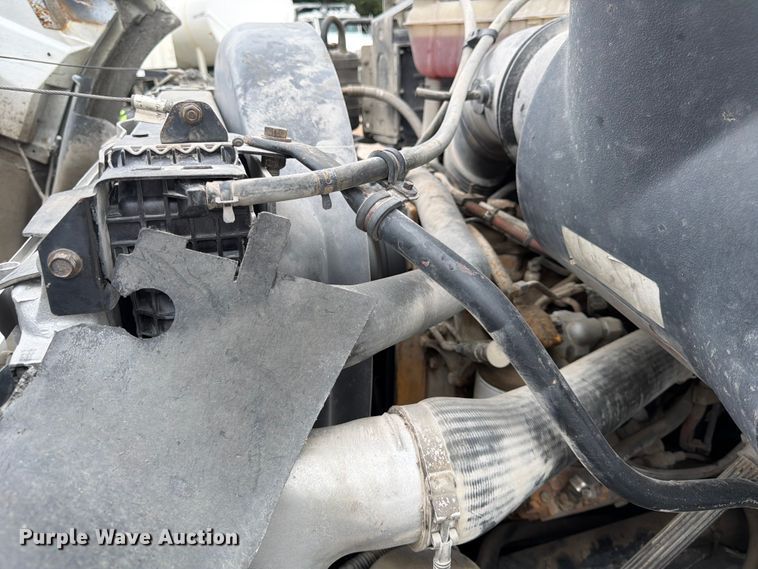 image for item FK3537 2004 Sterling L7500 truck cab and chassis