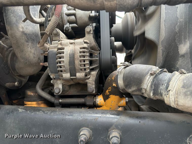 image for item FK3537 2004 Sterling L7500 truck cab and chassis